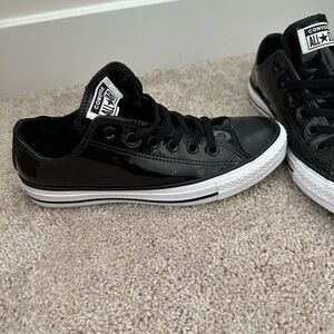 Converse Chuck Taylor All Star Low Black Patent Sneaker - Mn Sz 6/Wmn Sz 8